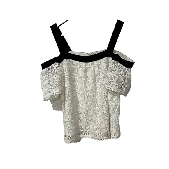 Reitmans Tops - Reitmans cream color crochet top with black straps size small